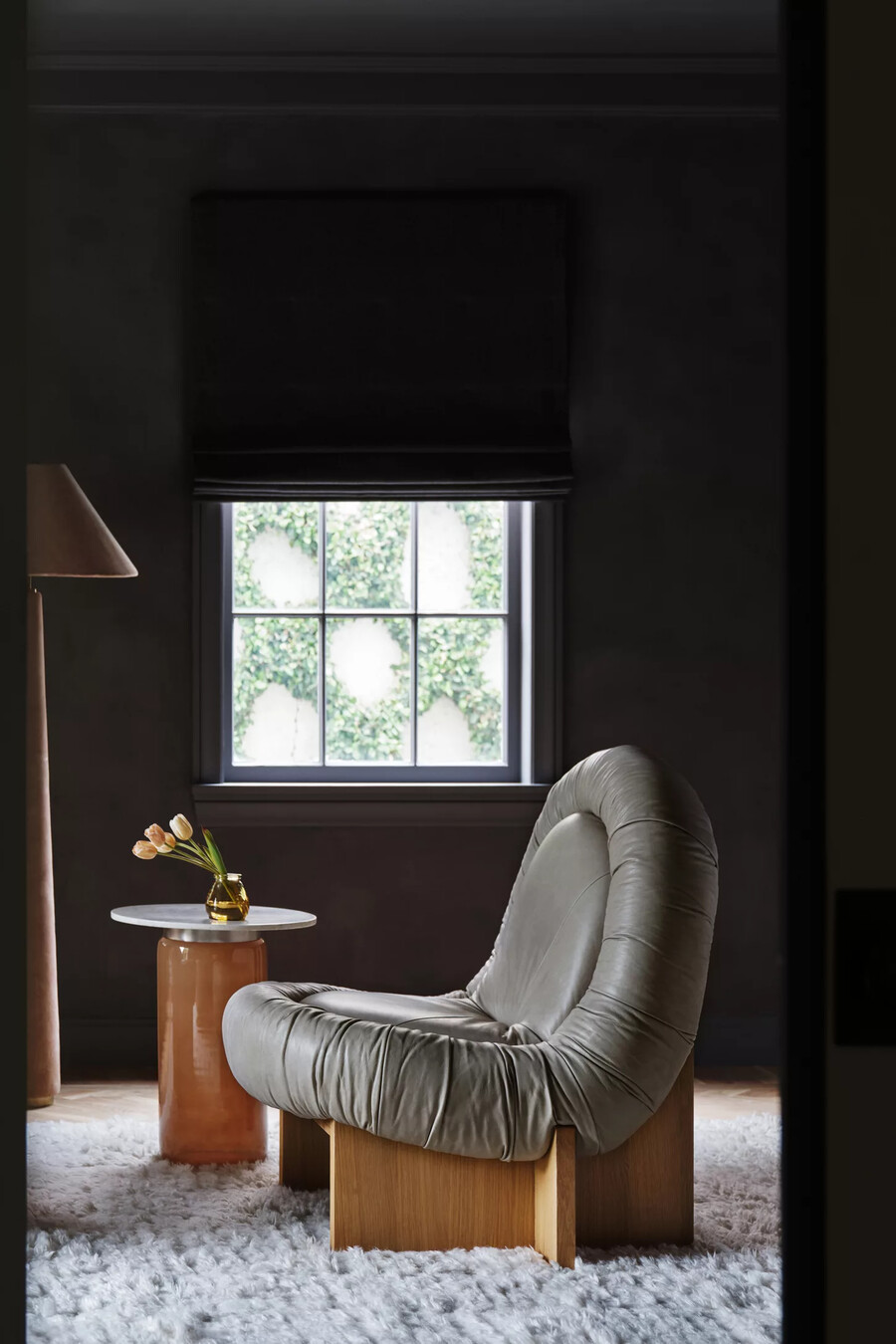 hoher infinity-glas-beistelltisch