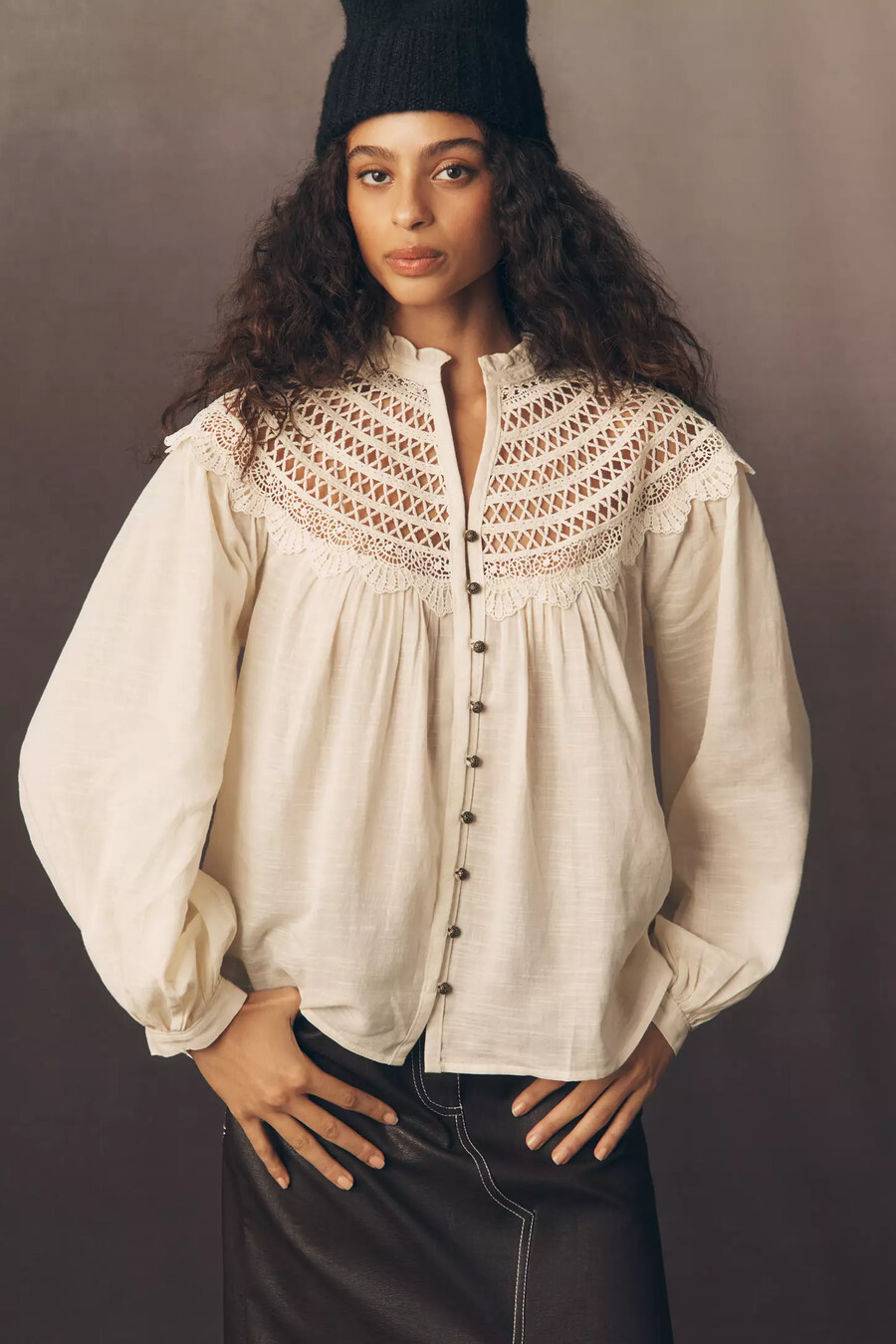 bauernbluse mit pilcro-spitzenpasse