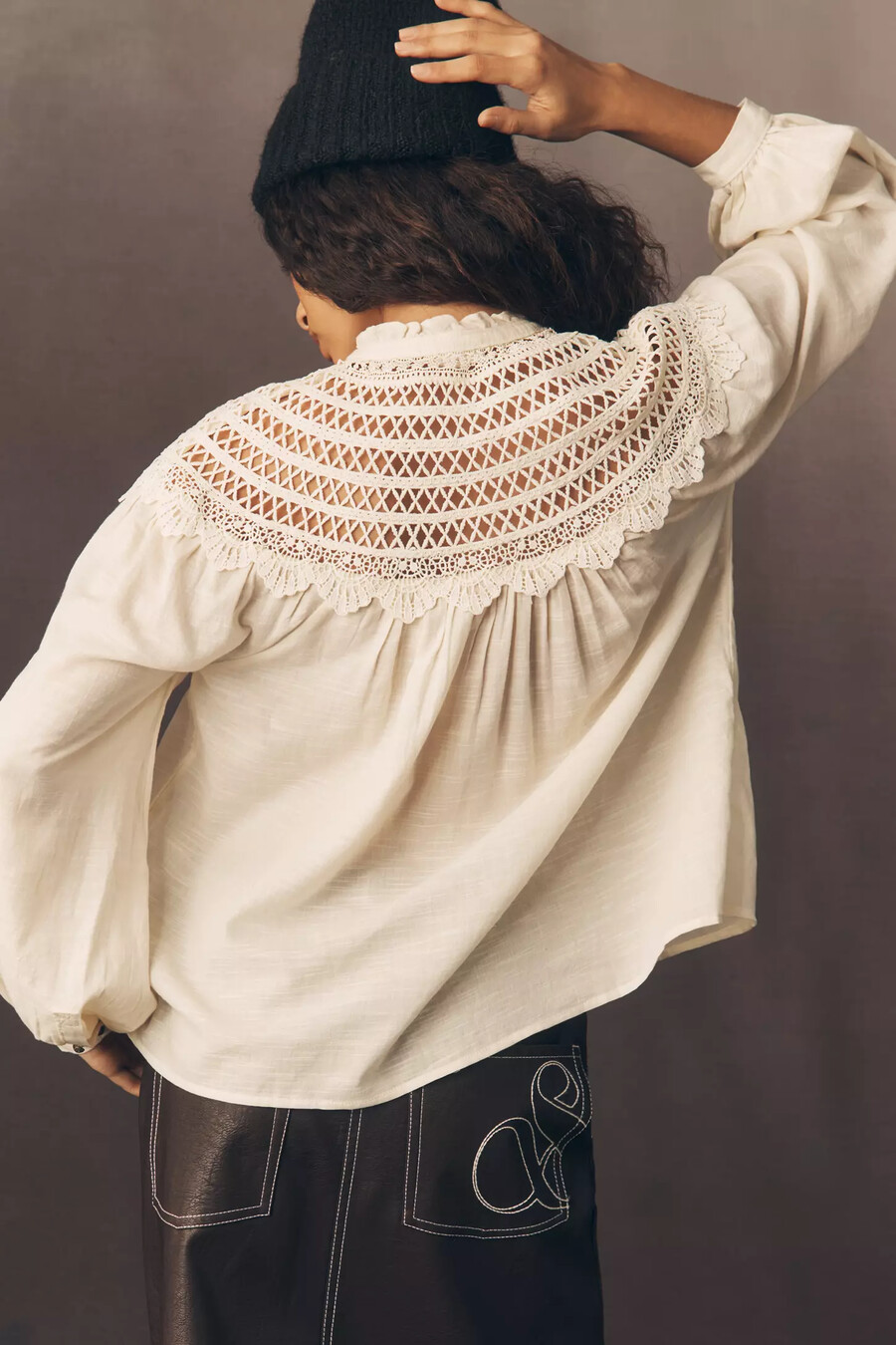 bauernbluse mit pilcro-spitzenpasse