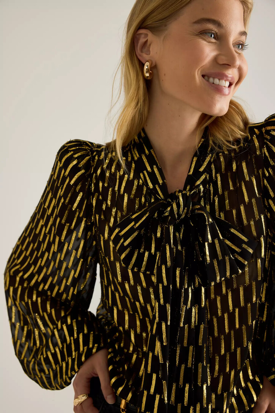 queens of archive foxy bluse mit schleife