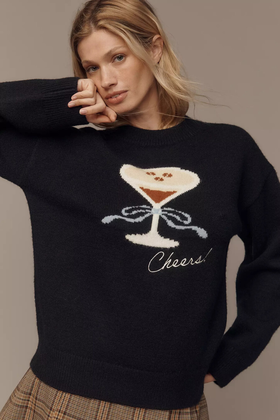 pullover mit englischem fabrik-cocktailmotiv