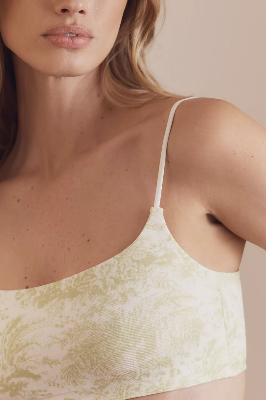 von anthropologie das nahtlose bralette renna mit eckigem ausschnitt