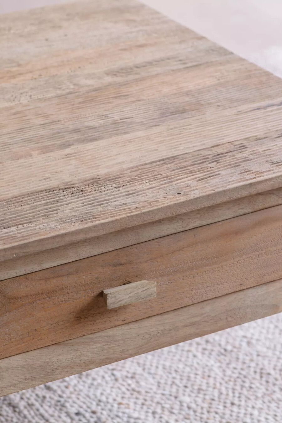 nkuku laali couchtisch aus gerilltem mangoholz