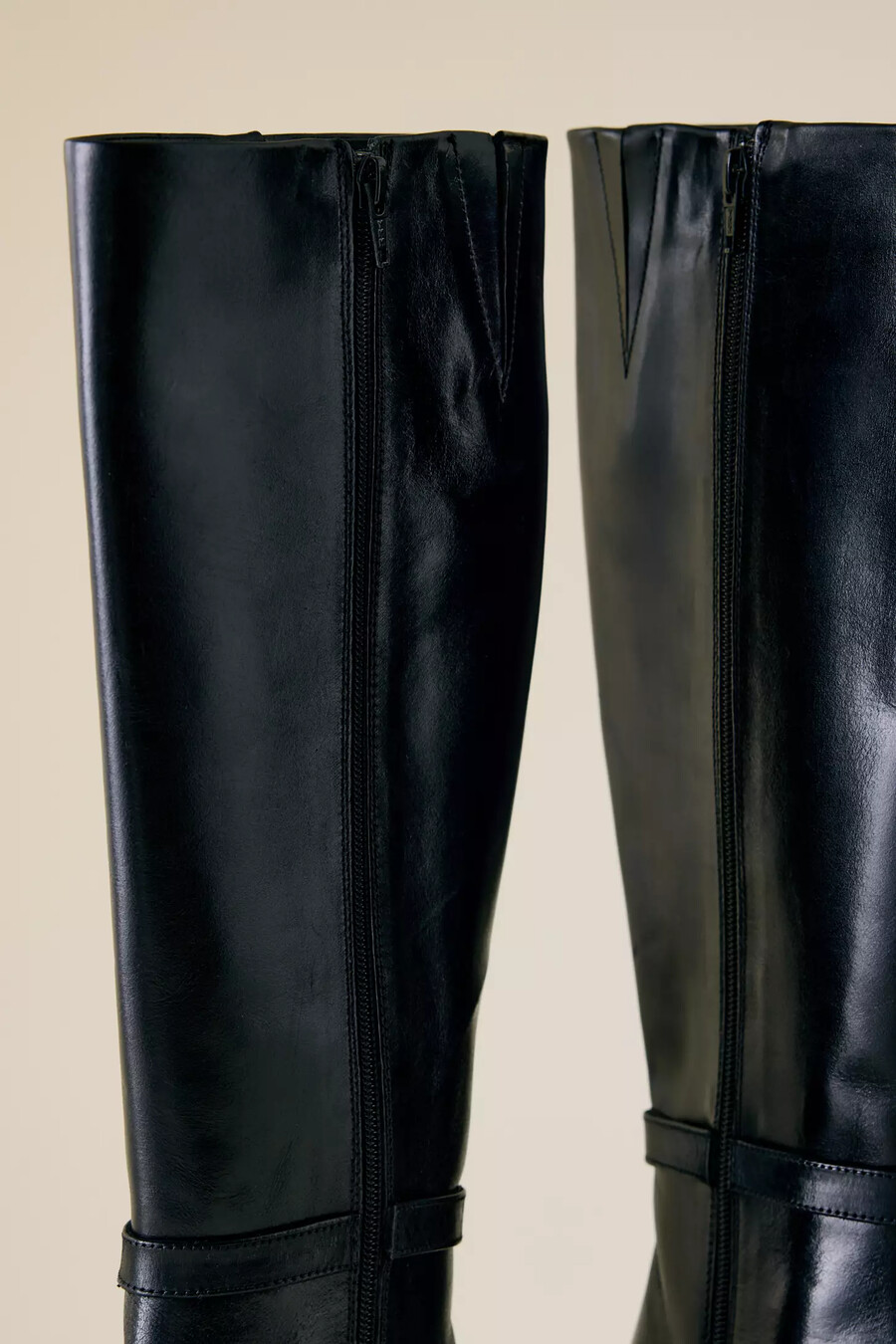 maeve reitstiefel mit schnallenriemen