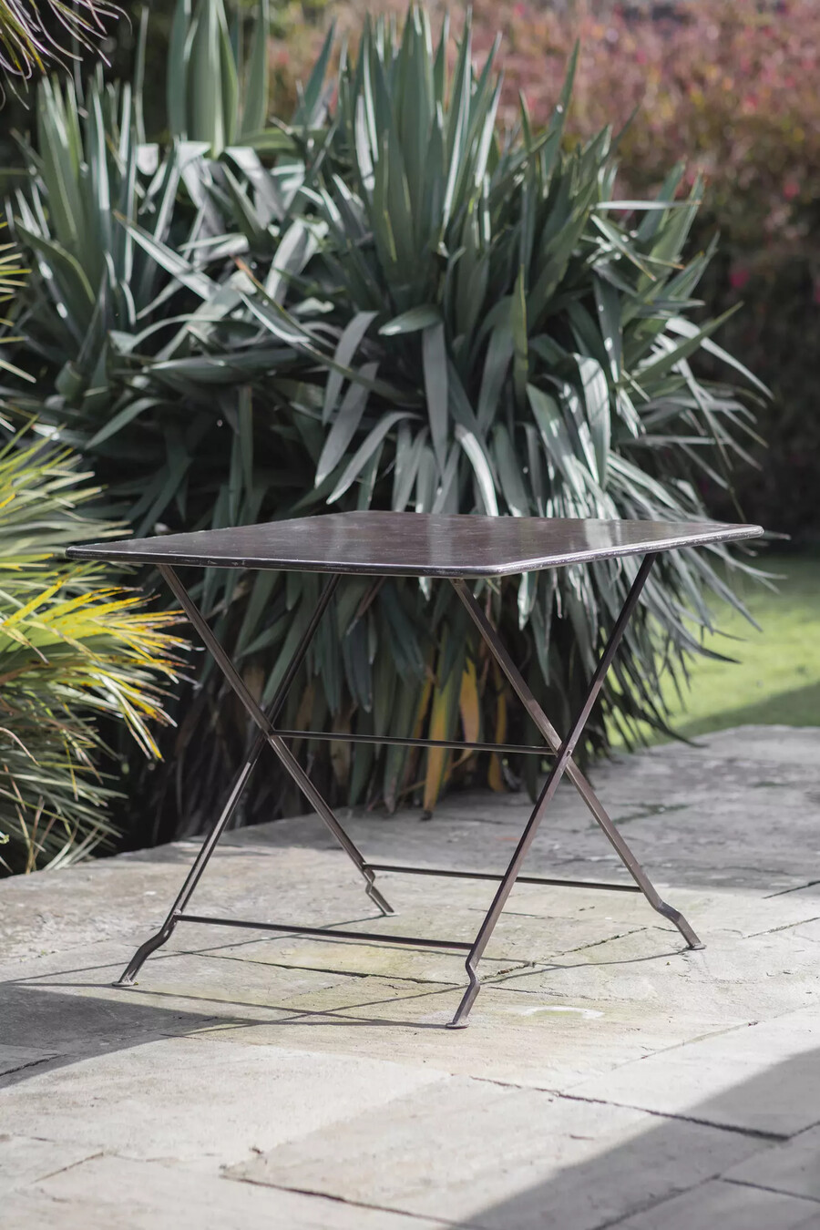 nkuku ekete iron bistro table