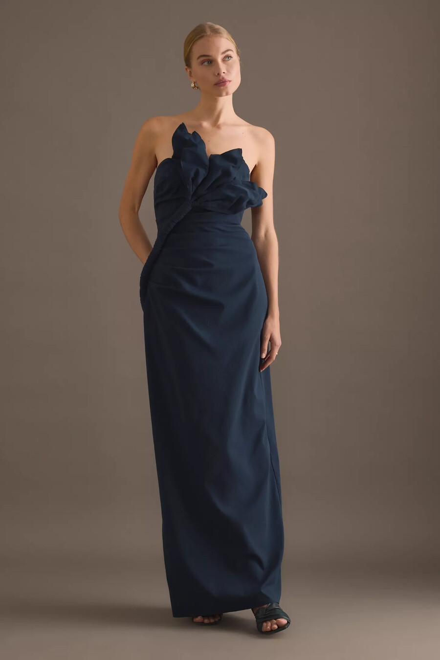 tojha zimran trägerloses maxikleid mit blumenmuster
