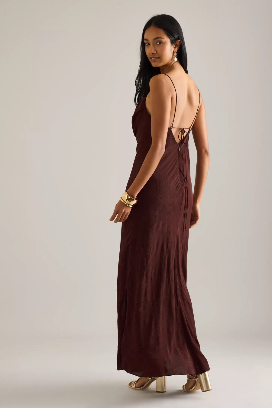 maxikleid aus satin-jacquard von anthropologie