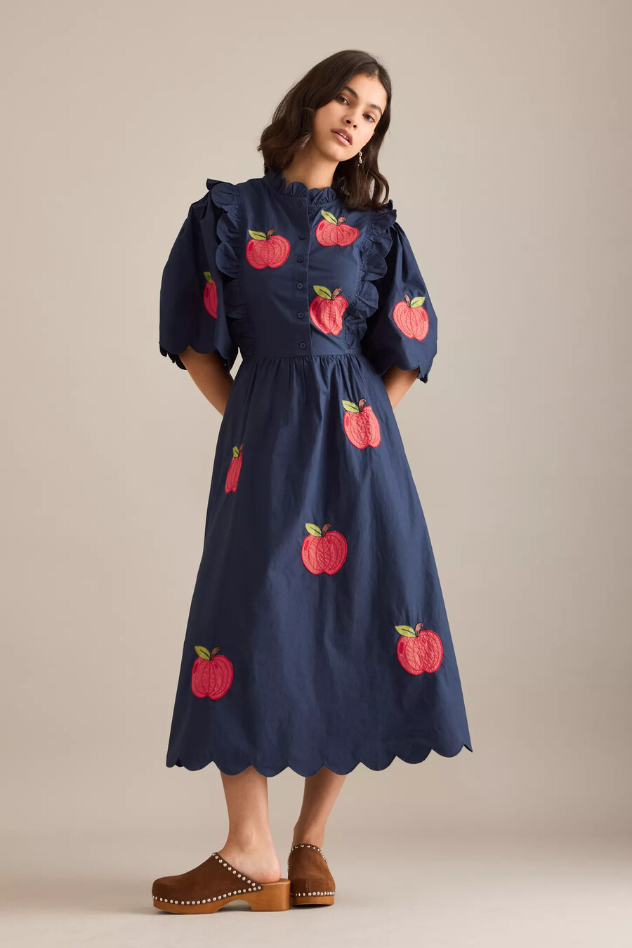 besticktes midikleid von stella nova