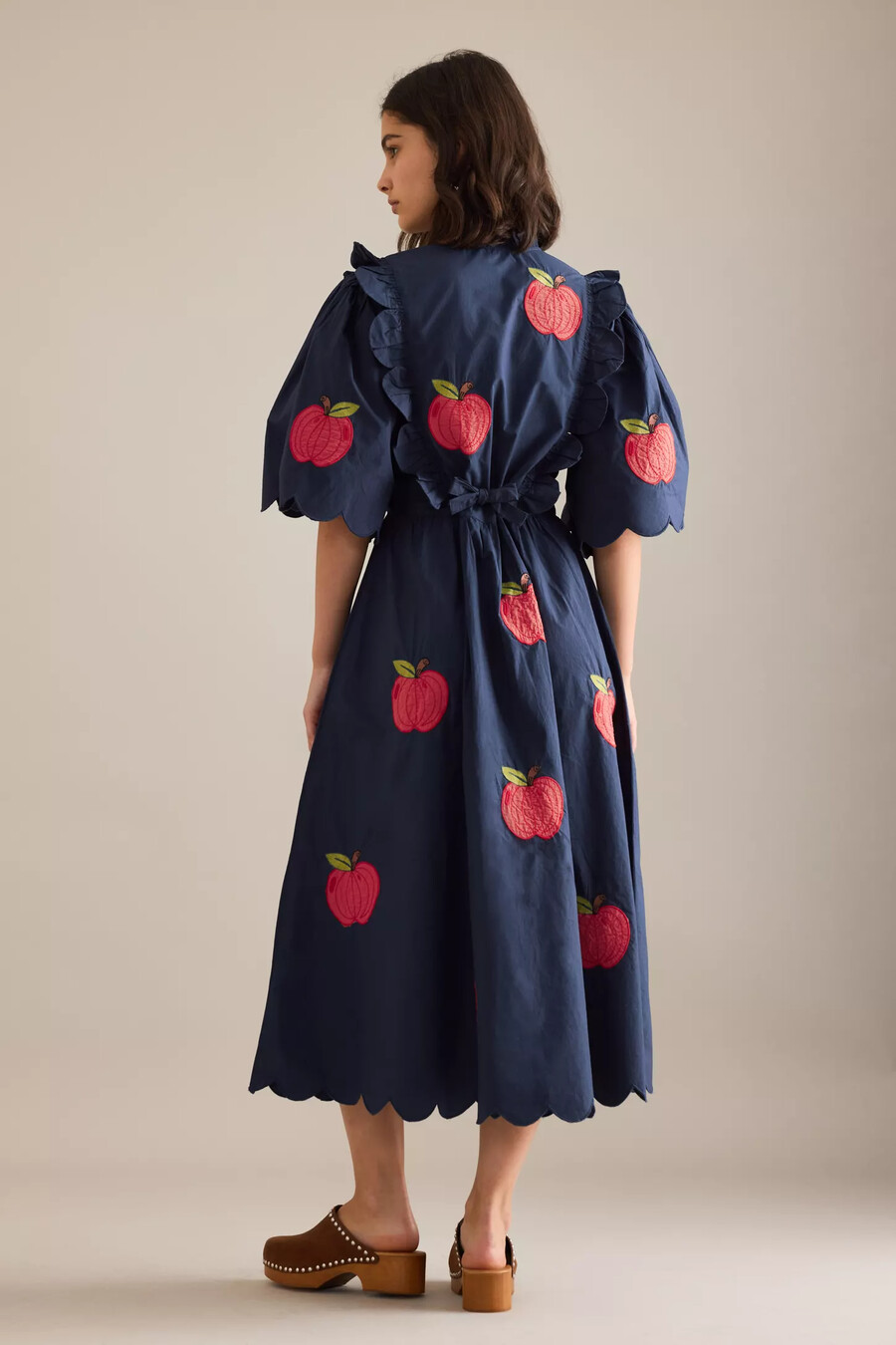 besticktes midikleid von stella nova