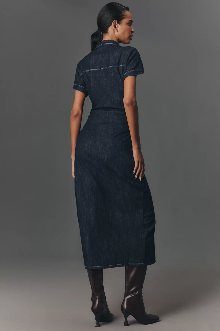 pilcro kurzarm-jeanshemdkleid mit raffungen midi-länge