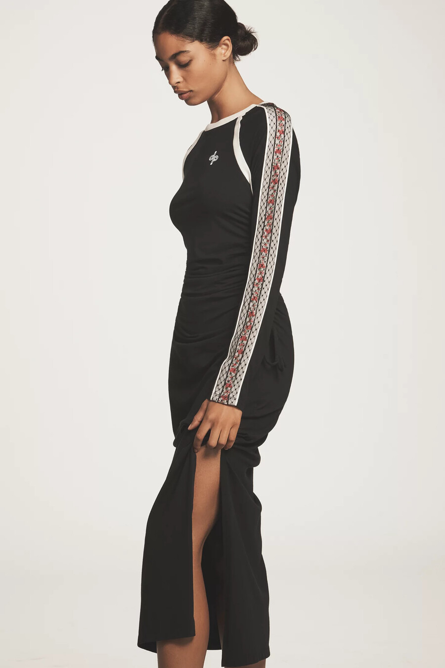 tägliches Übungs-langarm-rüschen-midikleid