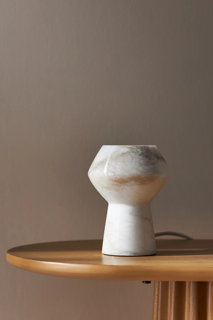 nathalie alabaster skulpturale schreibtischlampe