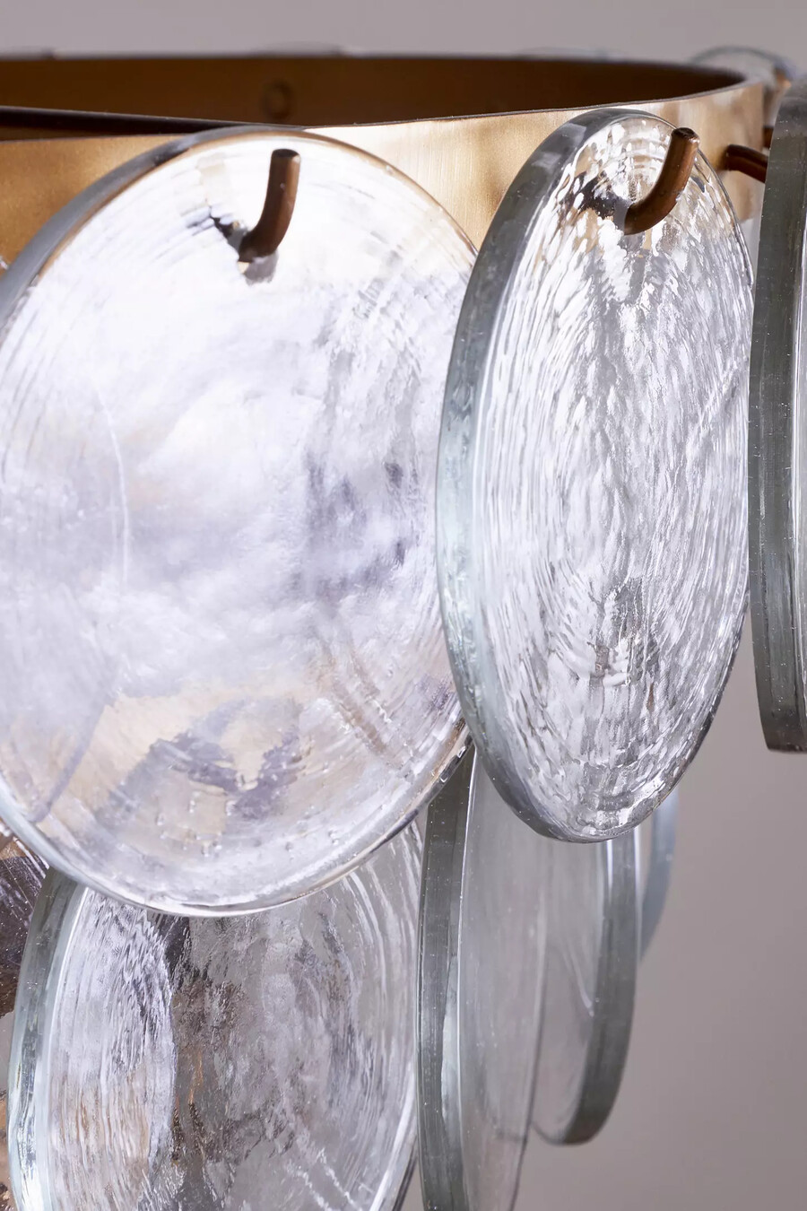 nkuku kagitha kronleuchter aus recyceltem glas