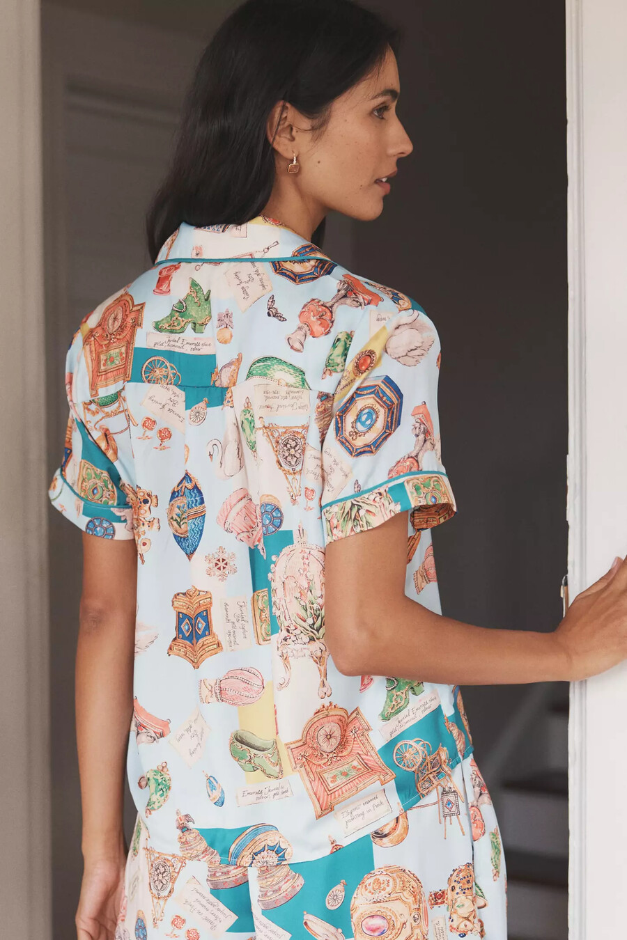 lyrebird kurzarm-pyjamaoberteil aus seidigem stoff mit print