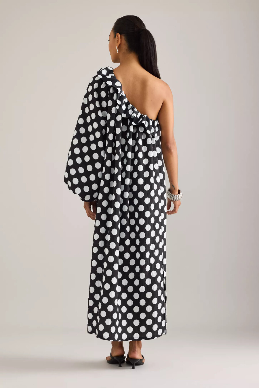 sleeper gaia midikleid mit einem träger und polka-dots