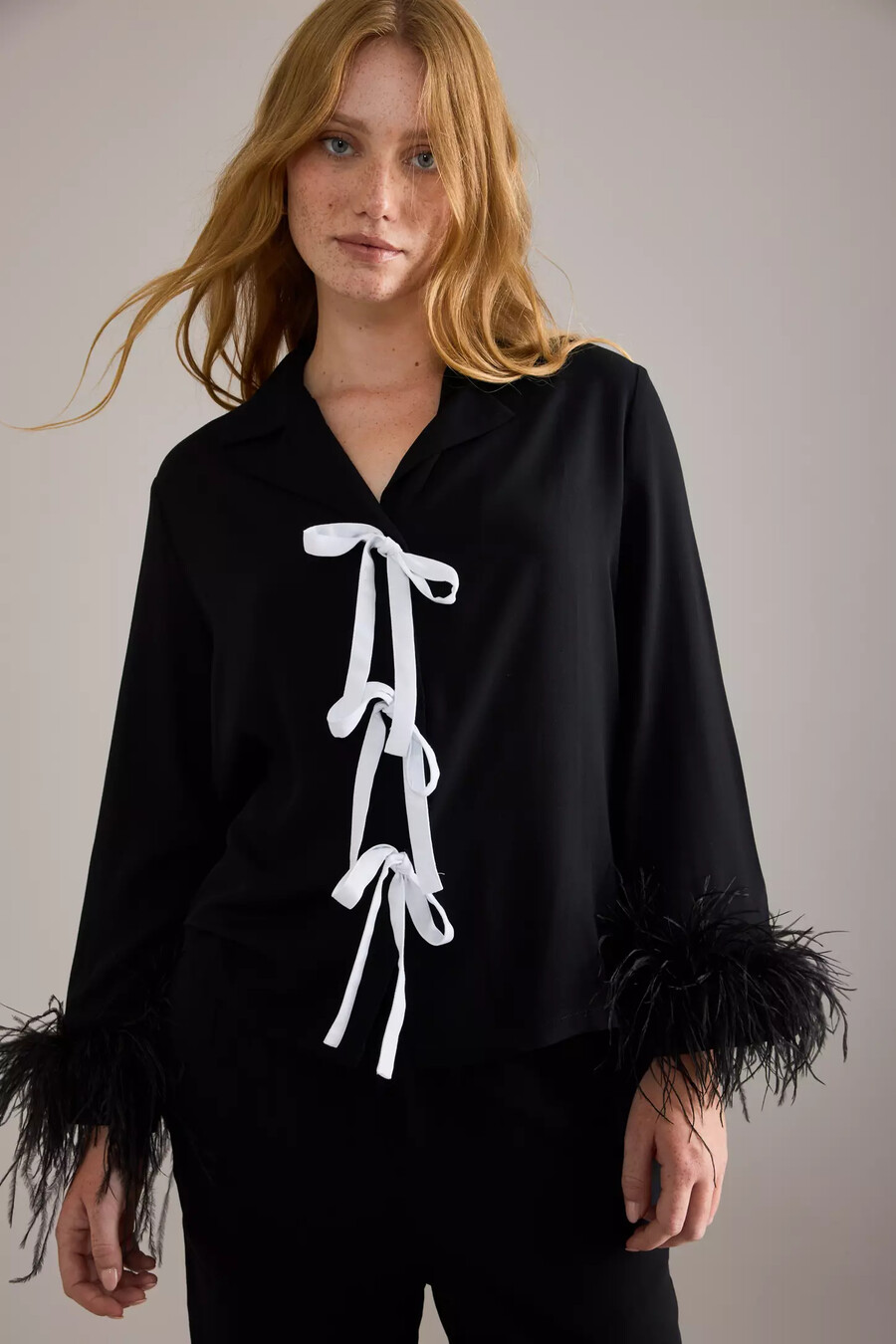 langes pyjama-set mit schleife