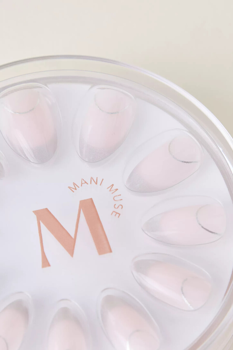 mani muse press-on-nägel