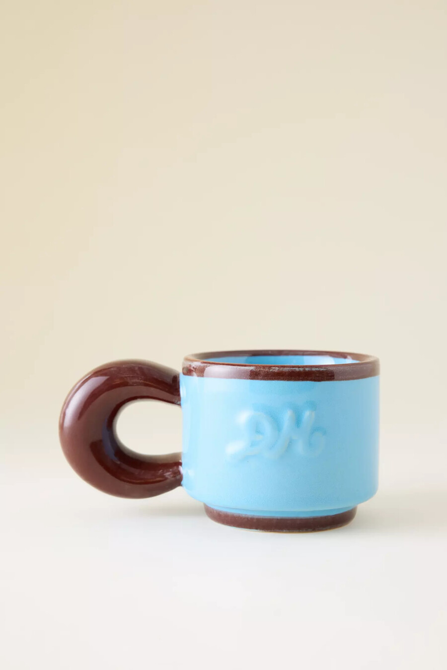 handbemalte voluminöse kaffeetasse in damson madder