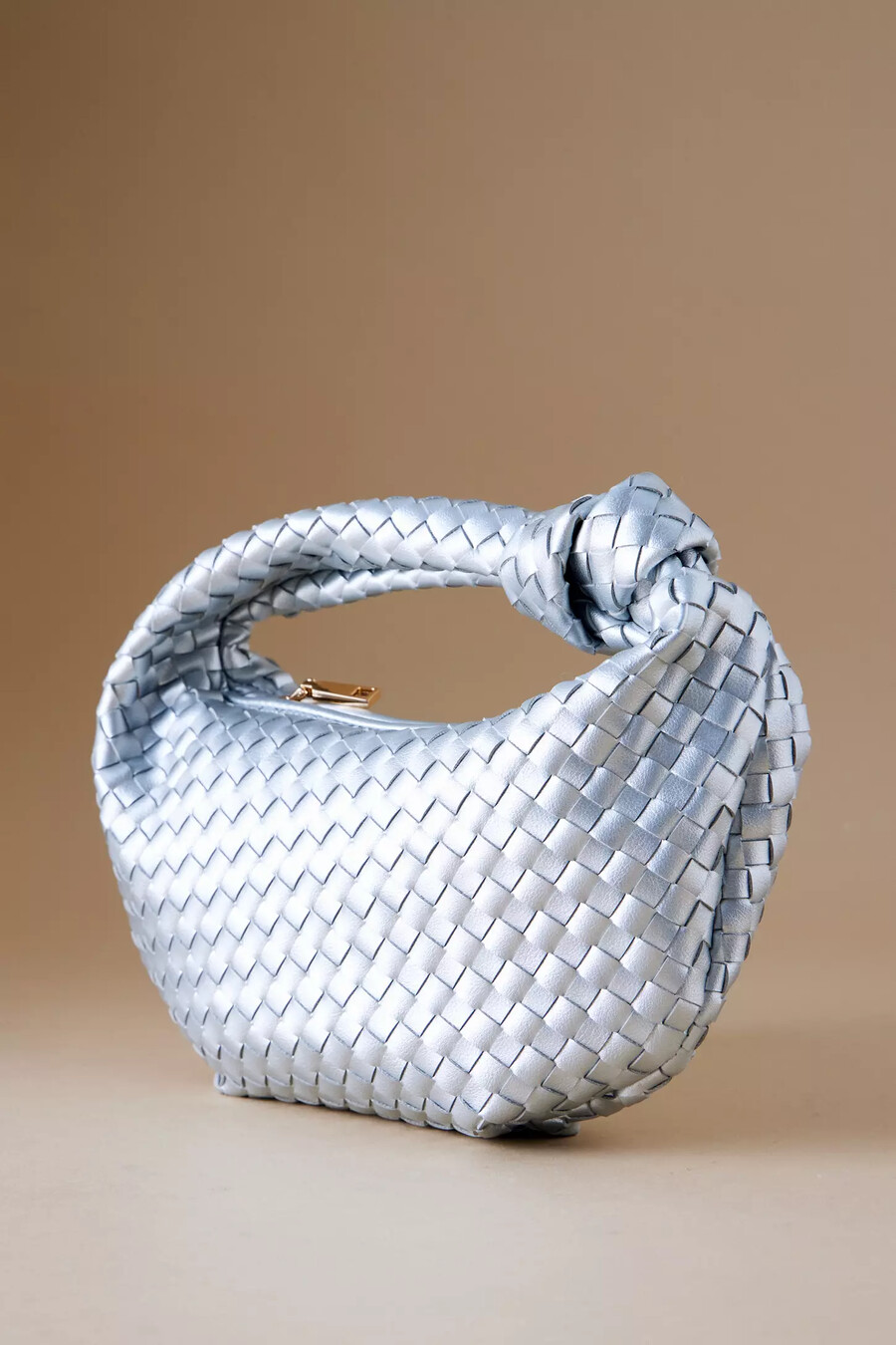 melie bianco larissa schultertasche aus gewebtem kunstleder