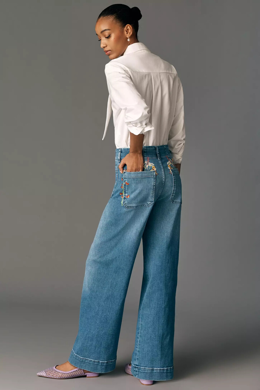 die colette full-length wide-leg jeans von maeve edition mit bestickter tasche
