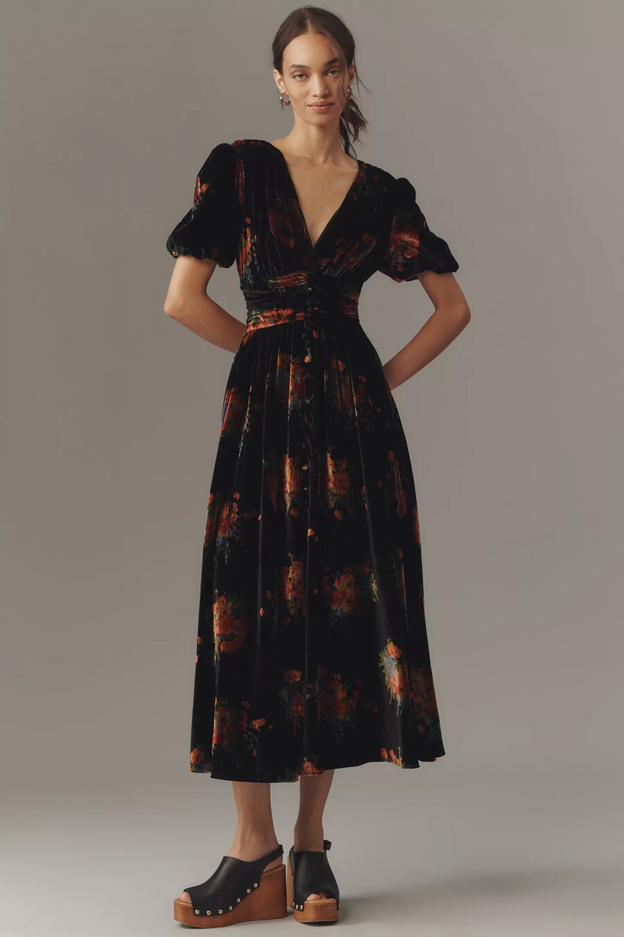 das katerina-kleid mit knopfleiste samt-edition
