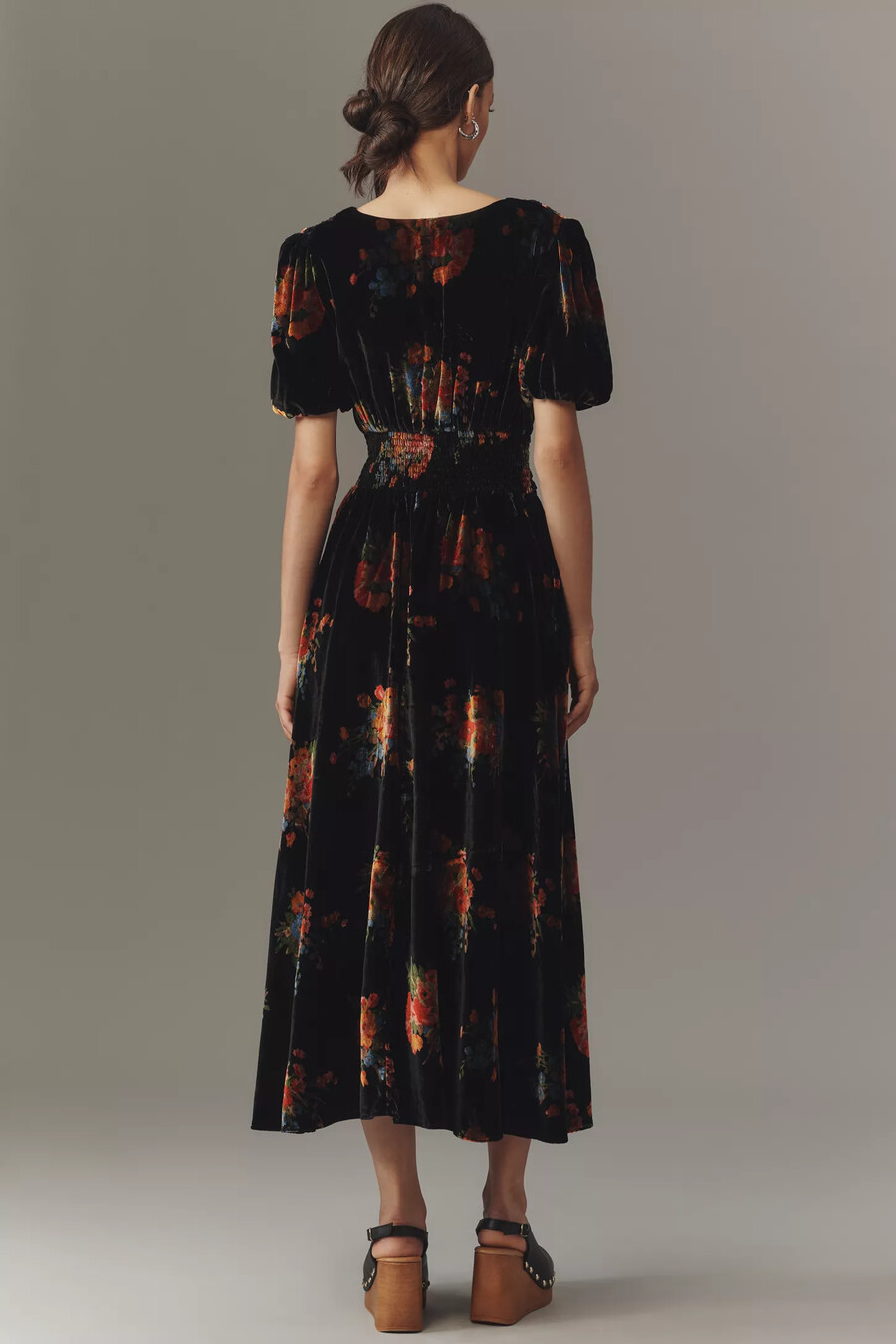 das katerina-kleid mit knopfleiste samt-edition