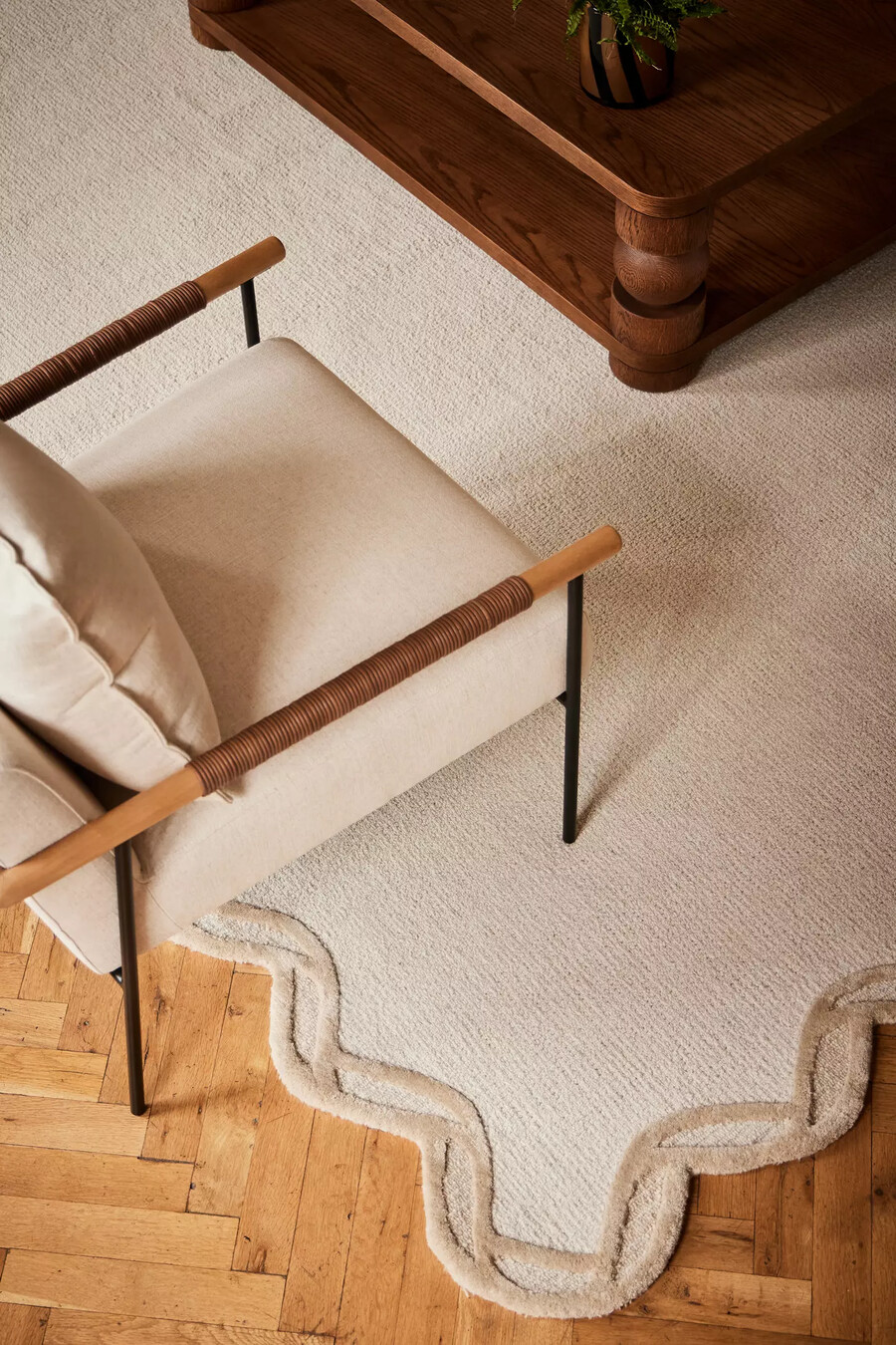 gesteppter wollteppich mit muschelkante