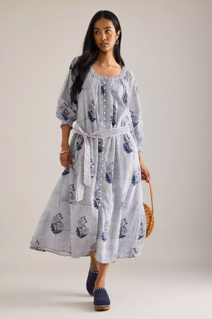 dilli grey jasmine midikleid mit gürtel und knopfleiste