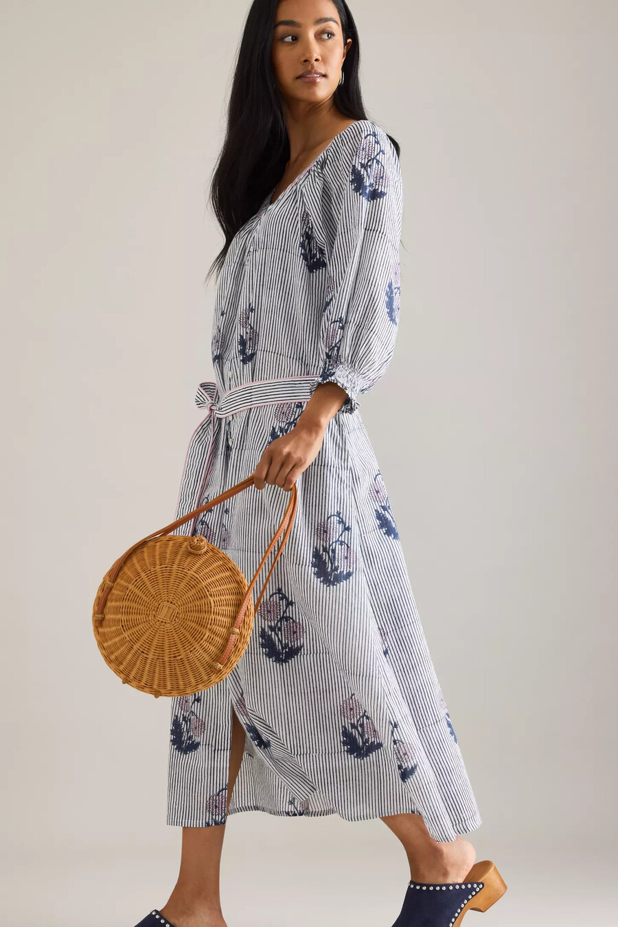 dilli grey jasmine midikleid mit gürtel und knopfleiste
