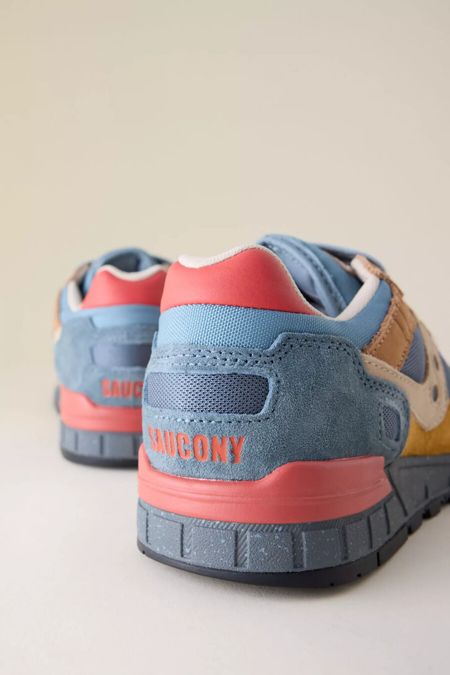 saucony shadow 5000 trainer