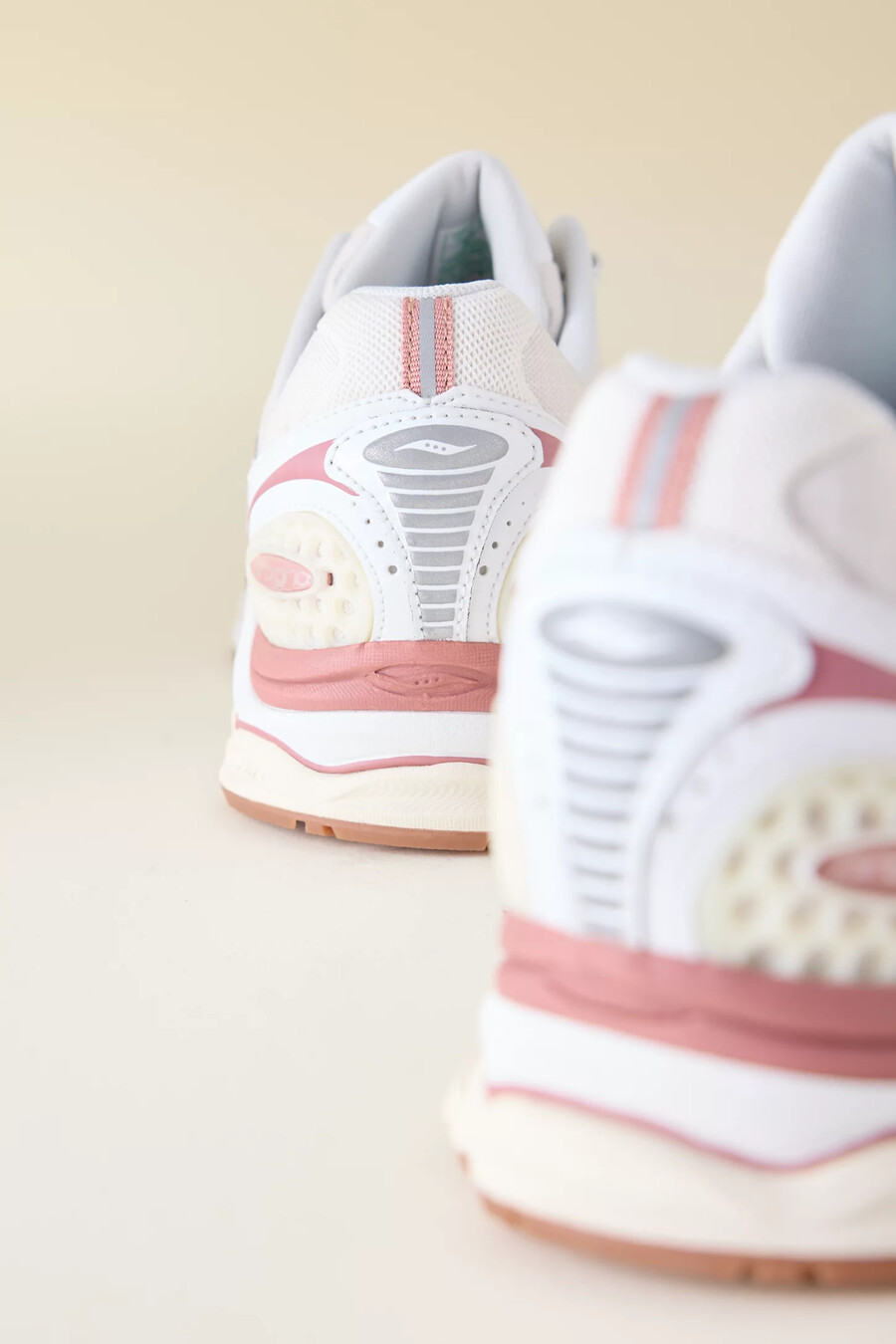 saucony progrid triumph 4 trainer