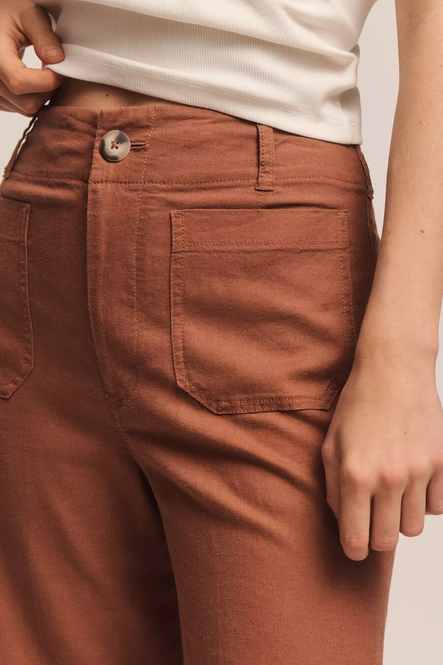 die colette beachy leinenhose mit weitem bein und langer beinlänge von maeve