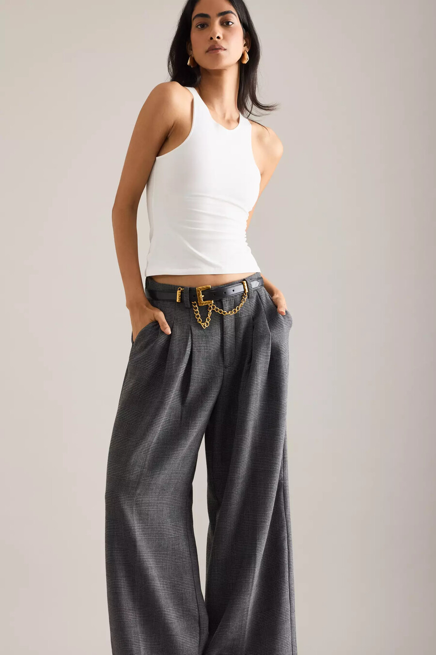 die avery houndstooth plissee-hose mit weitem bein von maeve